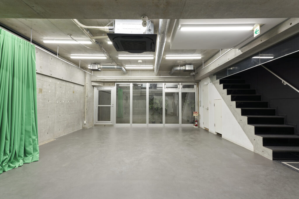 長方形で使いやすく、地下なのでプライバシーが守られます。