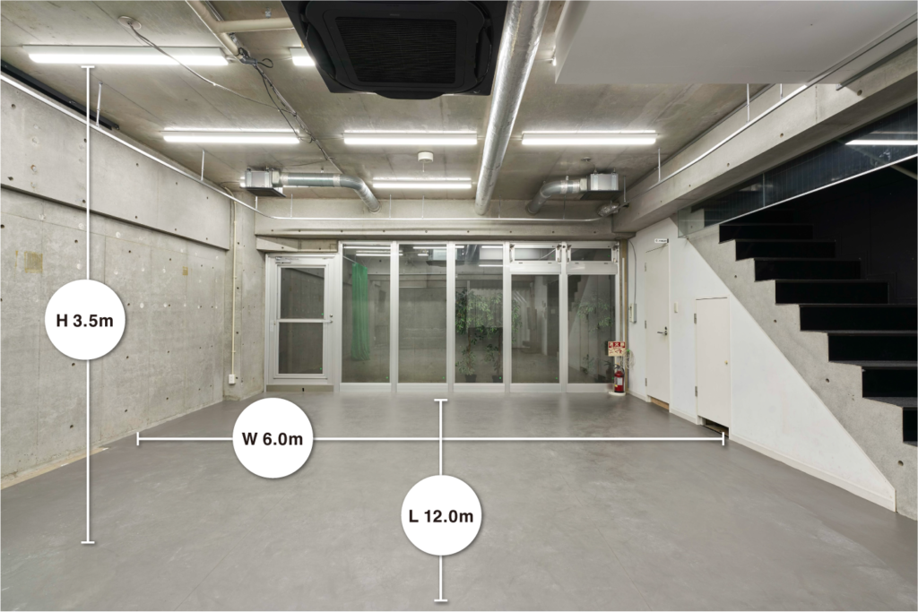 12m × 6m の余裕あるスペースと3.5mの高さで幅広い用途に対応。